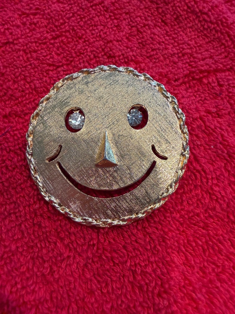 Gold Smiley Face Metal Brooch with Rhinestone Eyes